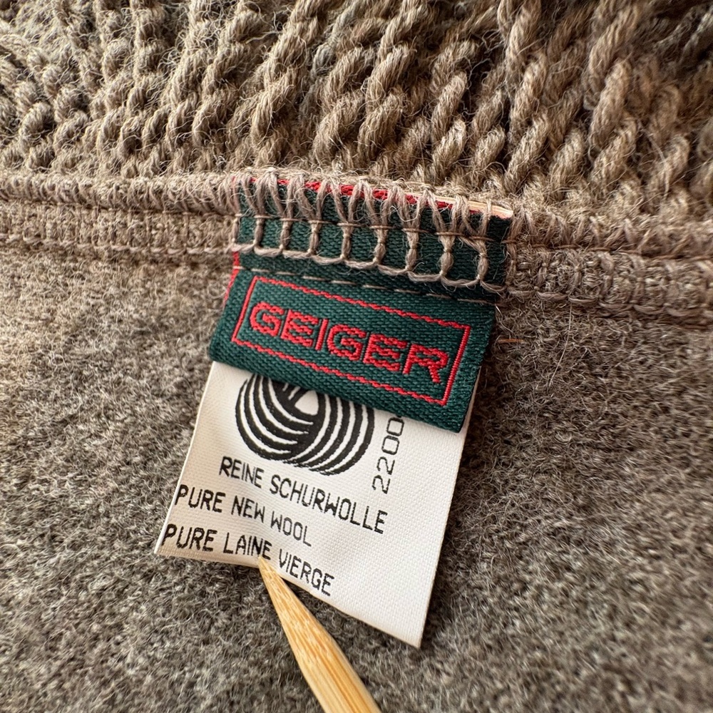 Geiger Austria Scarf Virgin Pure Wool Tassel Fringe Taupe Gray Men’s Unisex - Picture 10 of 10